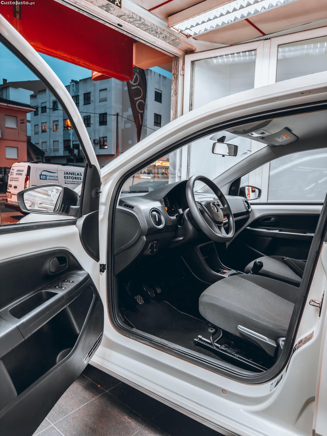 Volkswagen Up! 1.0 MOVE UP — fotografia 9