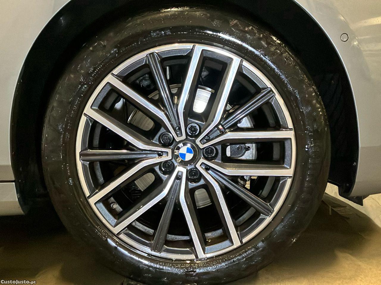 BMW 218 Active Tourer d Pack M Auto — fotografia 17