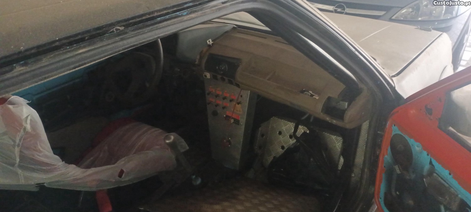 Peugeot 205 gti — fotografia 3