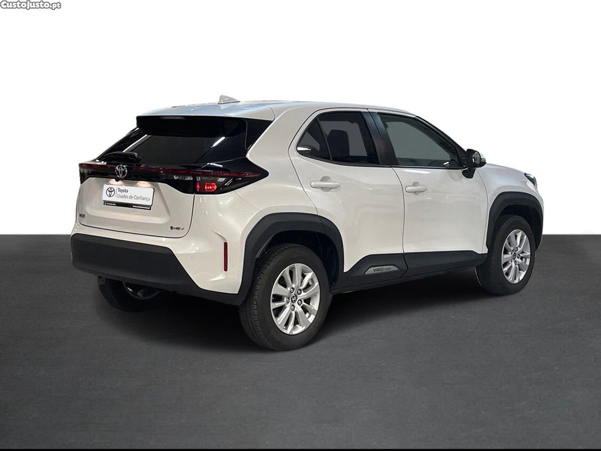 Toyota Yaris Cross 1.5 HDF Comfort Plus — fotografia 3