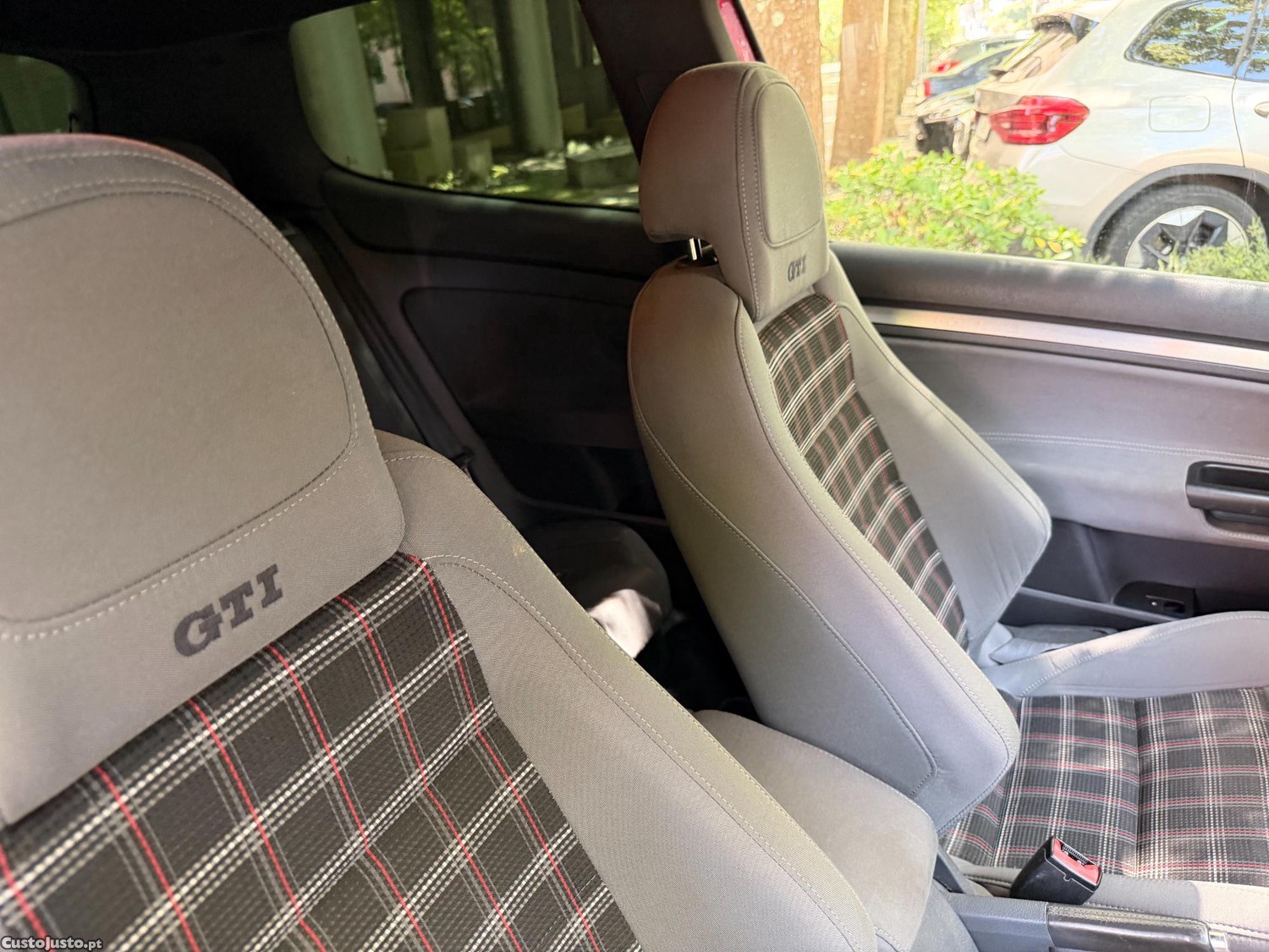 Volkswagen Golf 2.0 GTi — fotografia 8