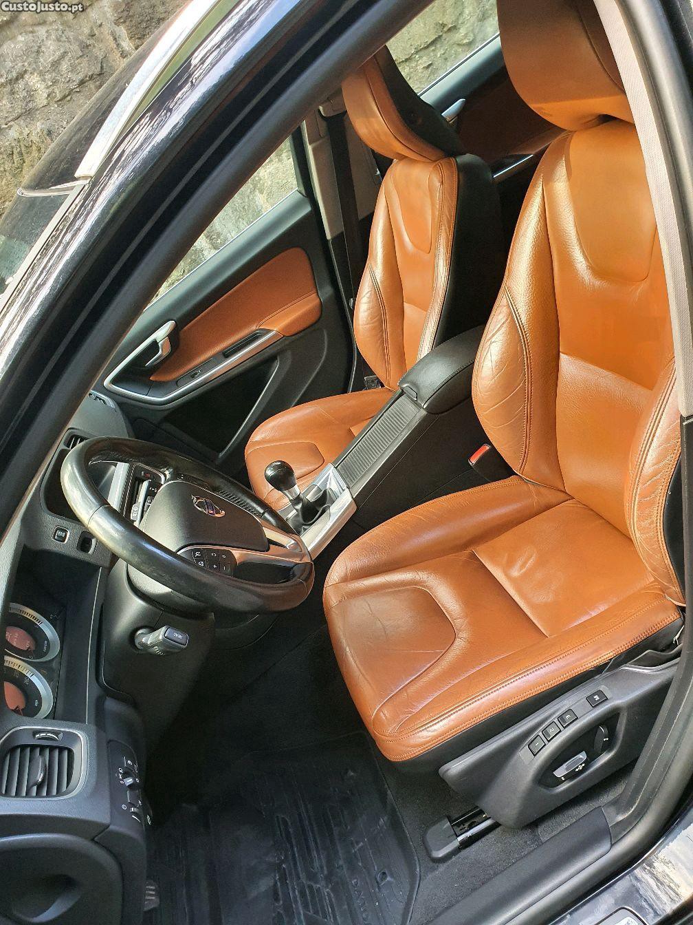 Volvo V60 D3 2.0 5 Cilindros — fotografia 5