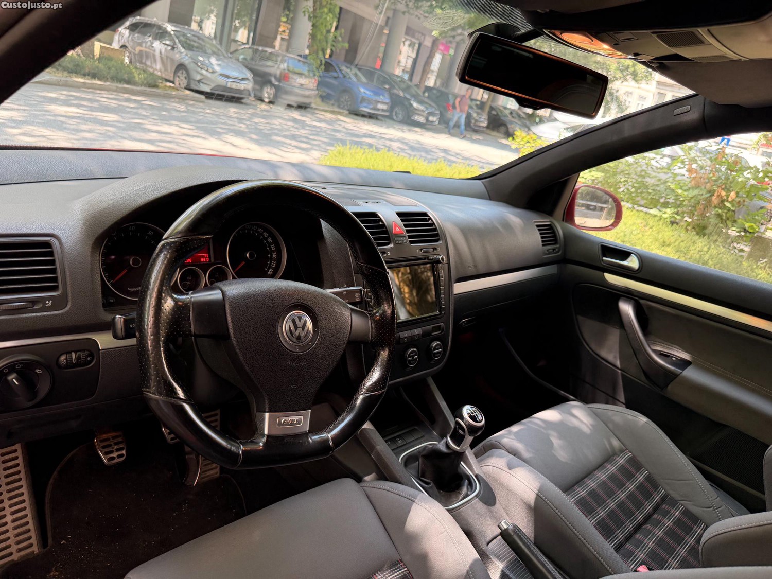 Volkswagen Golf 2.0 GTi — fotografia 13
