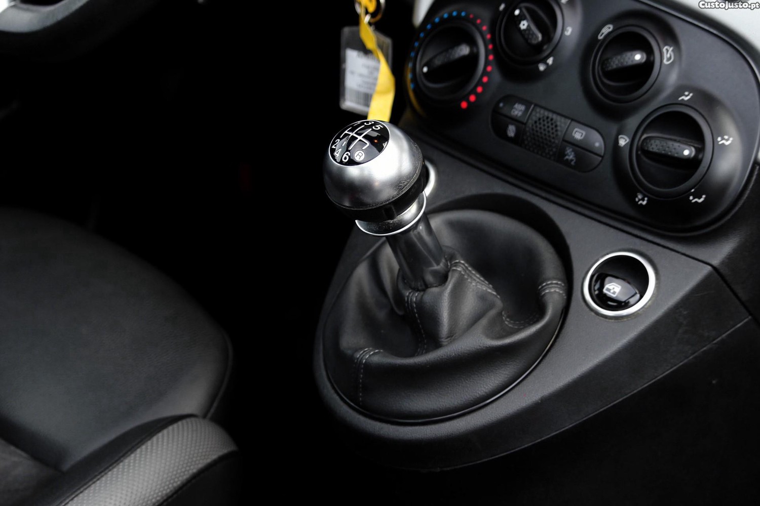 Fiat 500C 1.0 Hybrid Connect — fotografia 16