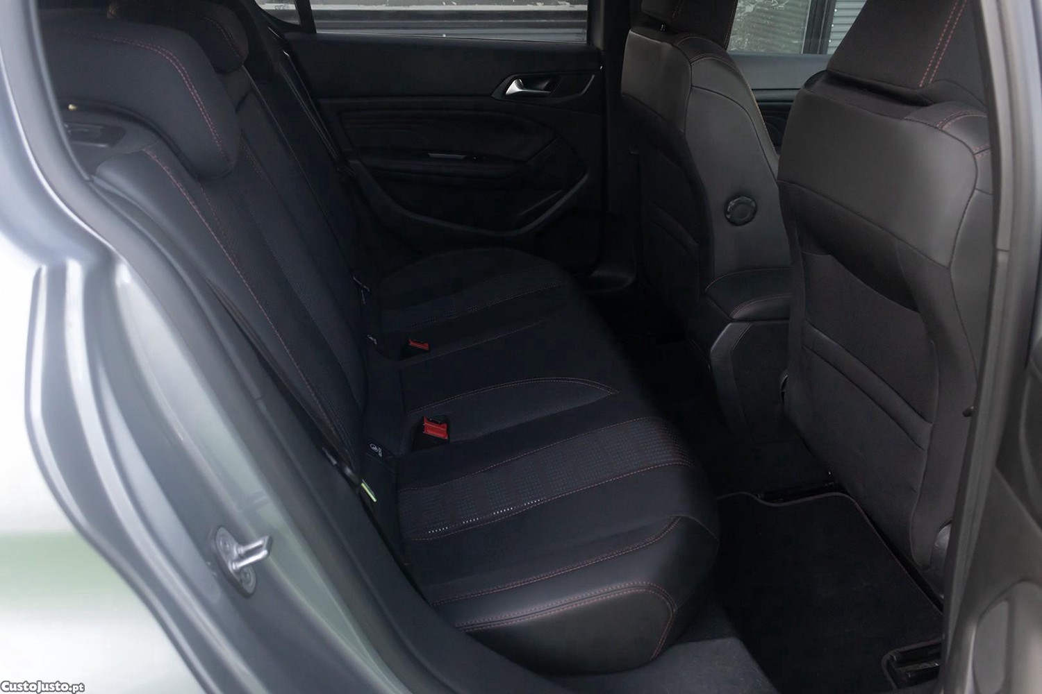 Peugeot 308 1.5 BlueHDi GT Line — fotografia 4