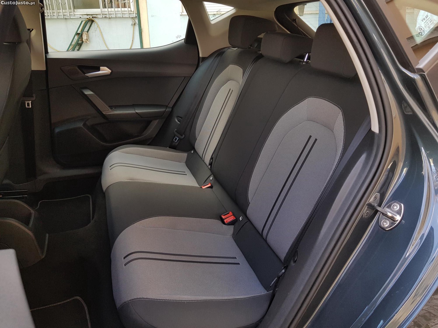 SEAT Leon 2.0 TDi 115cv Nacional — fotografia 3