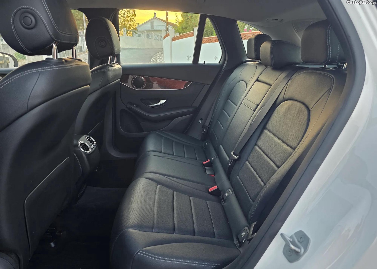 Mercedes-Benz GLC 250 d 4Matic 9G-TRONIC Exclusive — fotografia 4