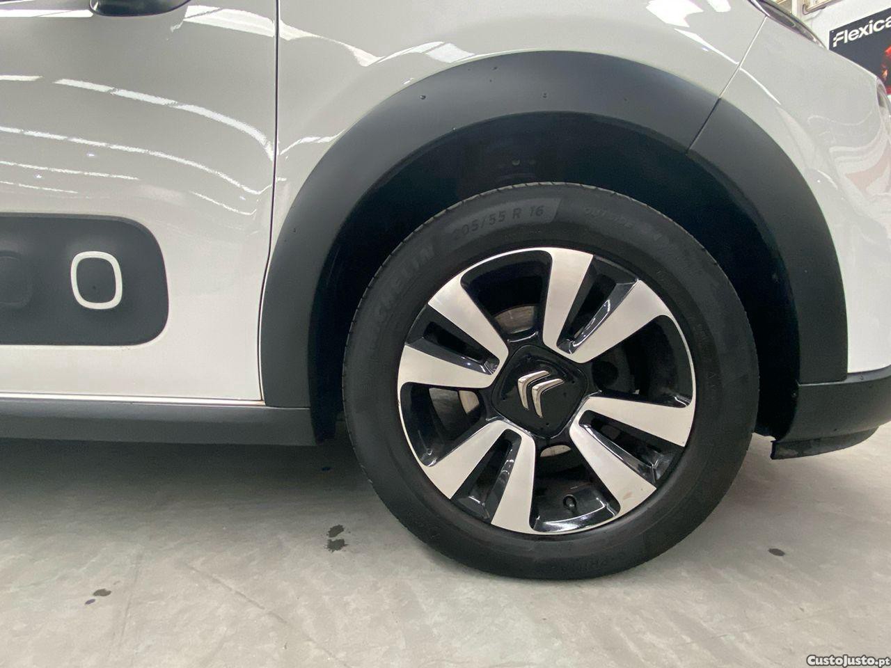 Citroën C3 1.2 PureTech Max — fotografia 2