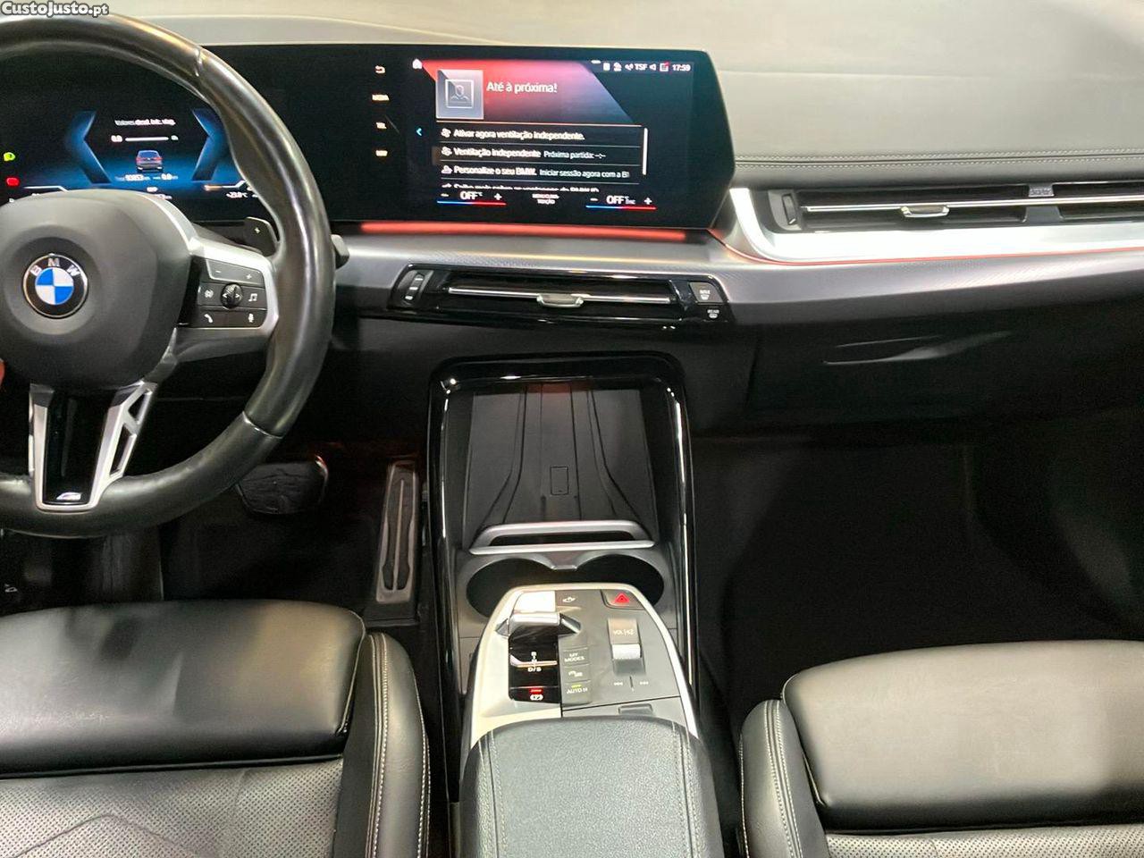 BMW 218 Active Tourer d Pack M Auto — fotografia 14