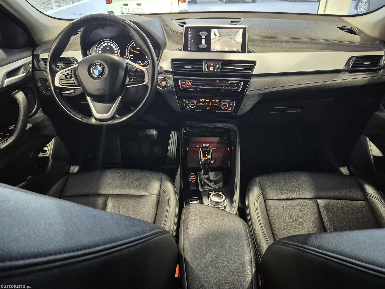 BMW X2 18 d sDrive Auto — fotografia 2