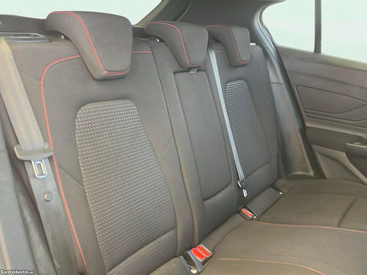 Ford Focus 1.0 EcoBoost MHEV ST-Line — fotografia 6
