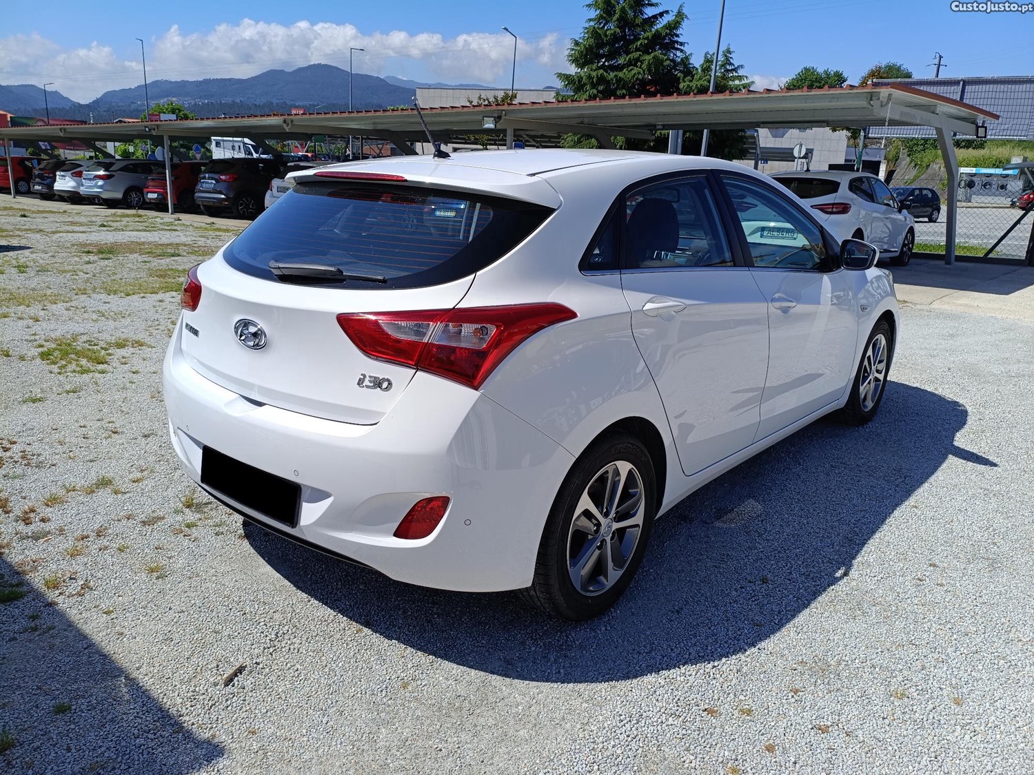 Hyundai i30 II (2) 1.6 CRDi 110cv BlueDrive Trend - 15 foto 5