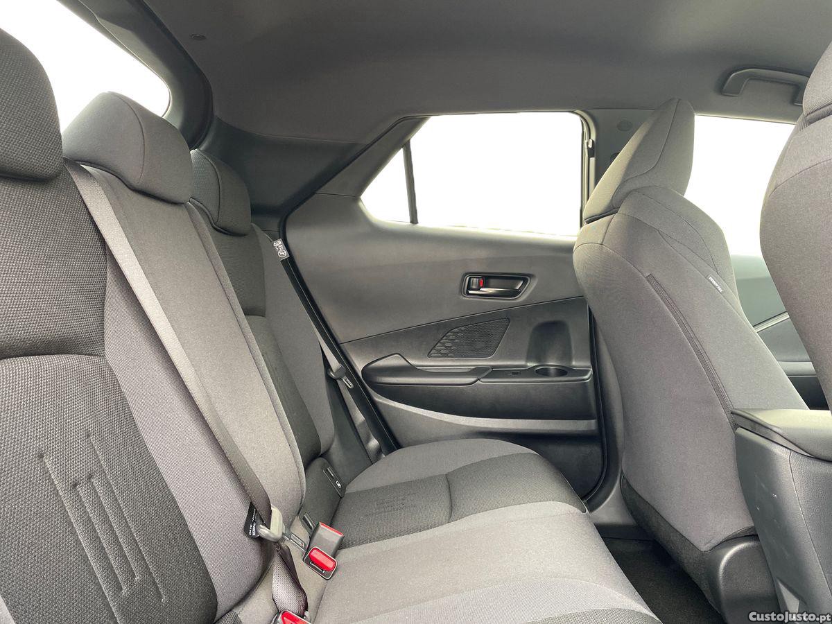 Toyota C-HR 2.0 HDF Plug-in Square Collection — fotografia 12