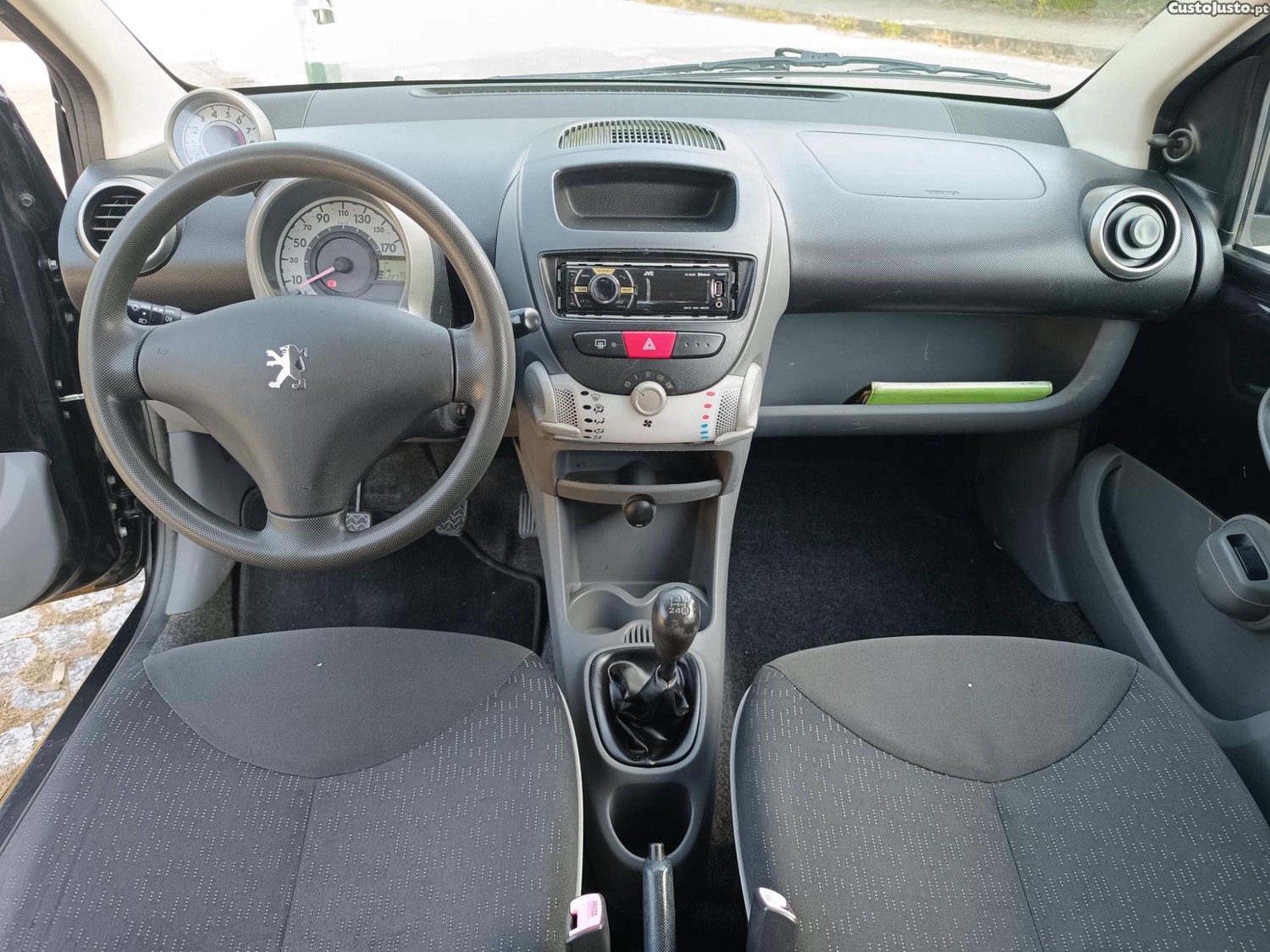 Peugeot 107 1.0Revisão completa (kit de embraiagem, velas, oleo e filtros novos) — fotografia 6