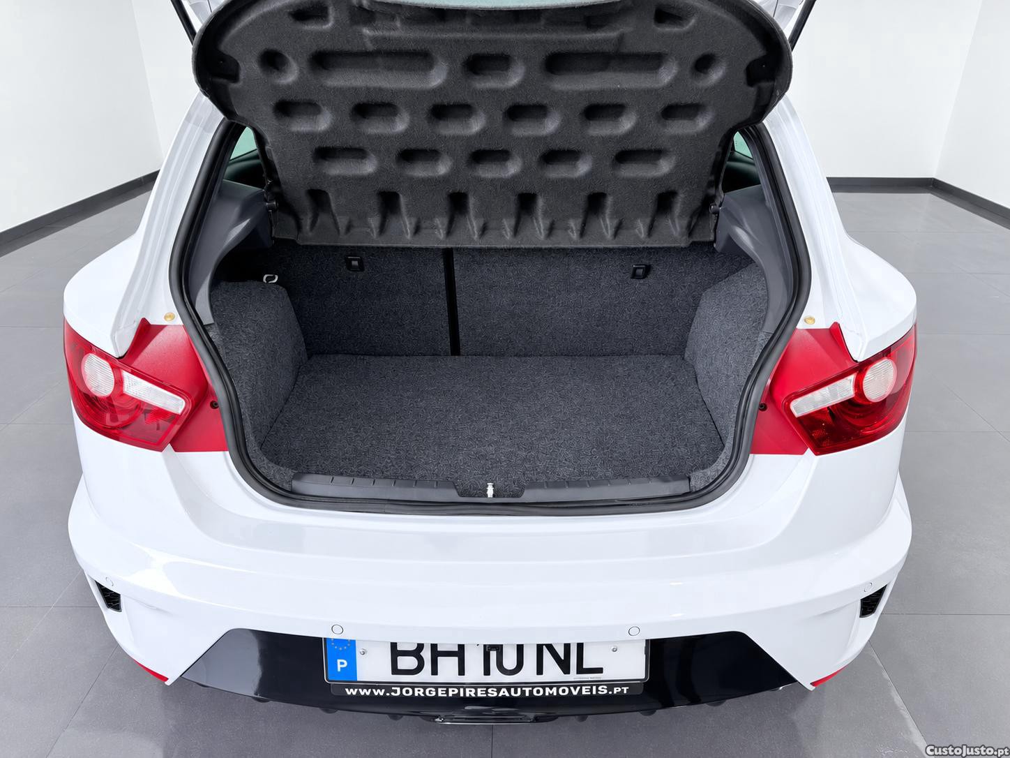 SEAT Ibiza SC 1.4 TSI DSG CUPRA BOCANEGRA 180 CV — fotografia 5
