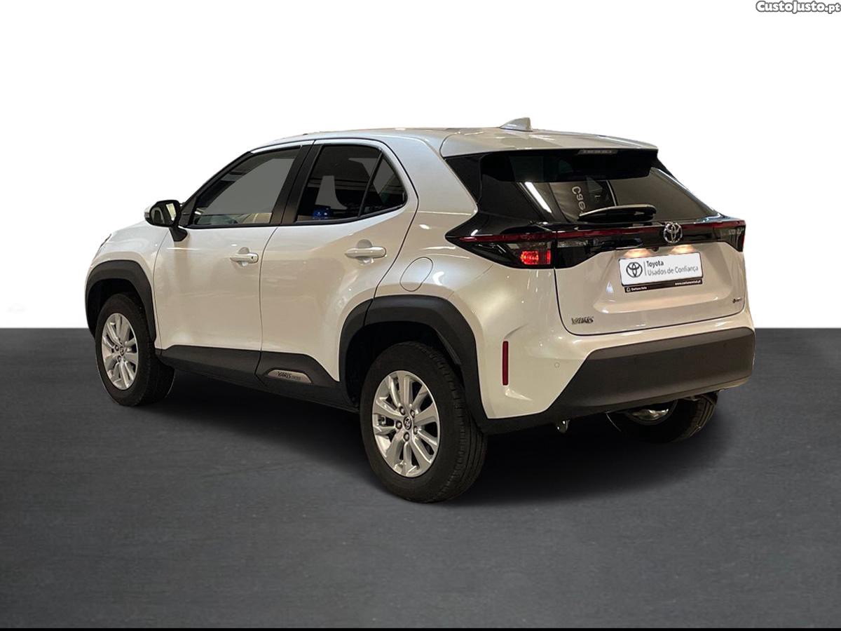 Toyota Yaris Cross 1.5 HDF Comfort Plus — fotografia 17