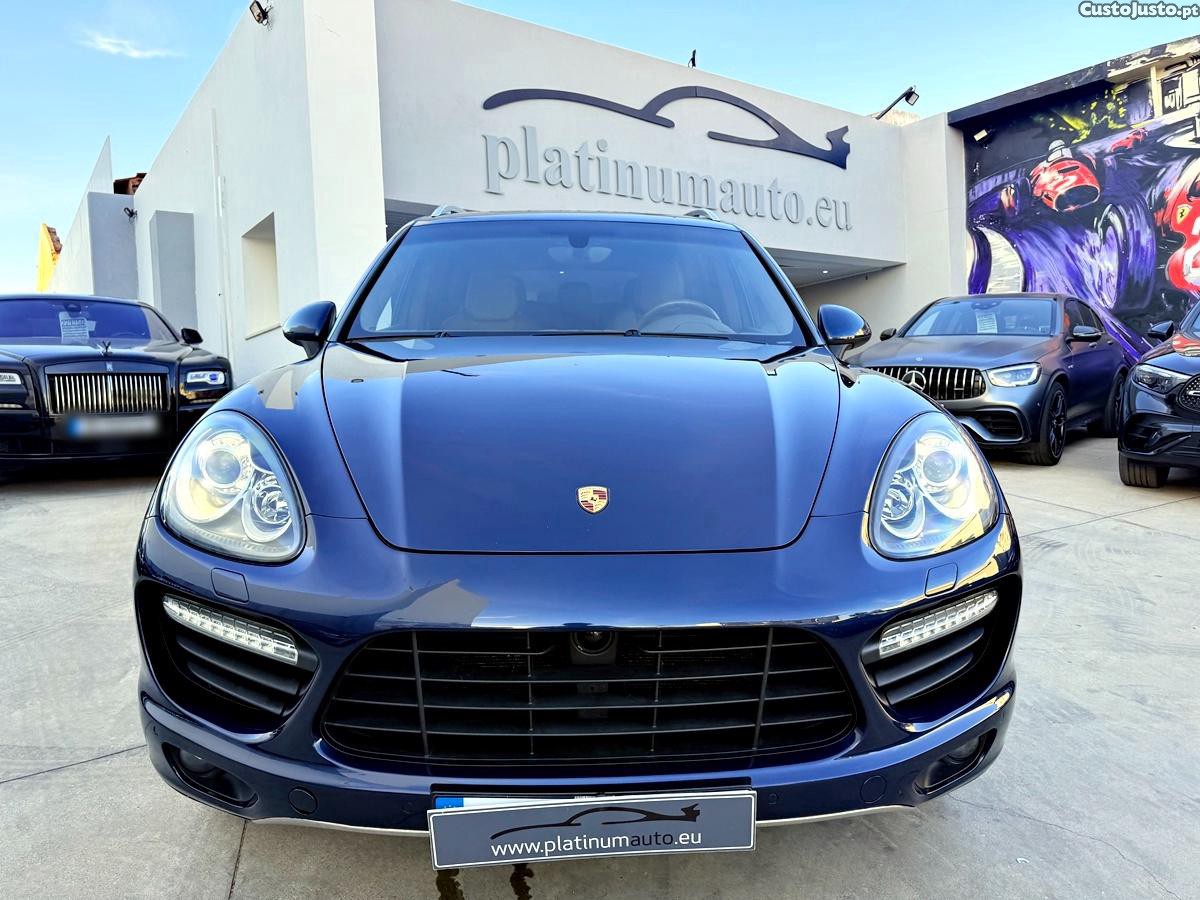 Porsche Cayenne Turbo — fotografia 54