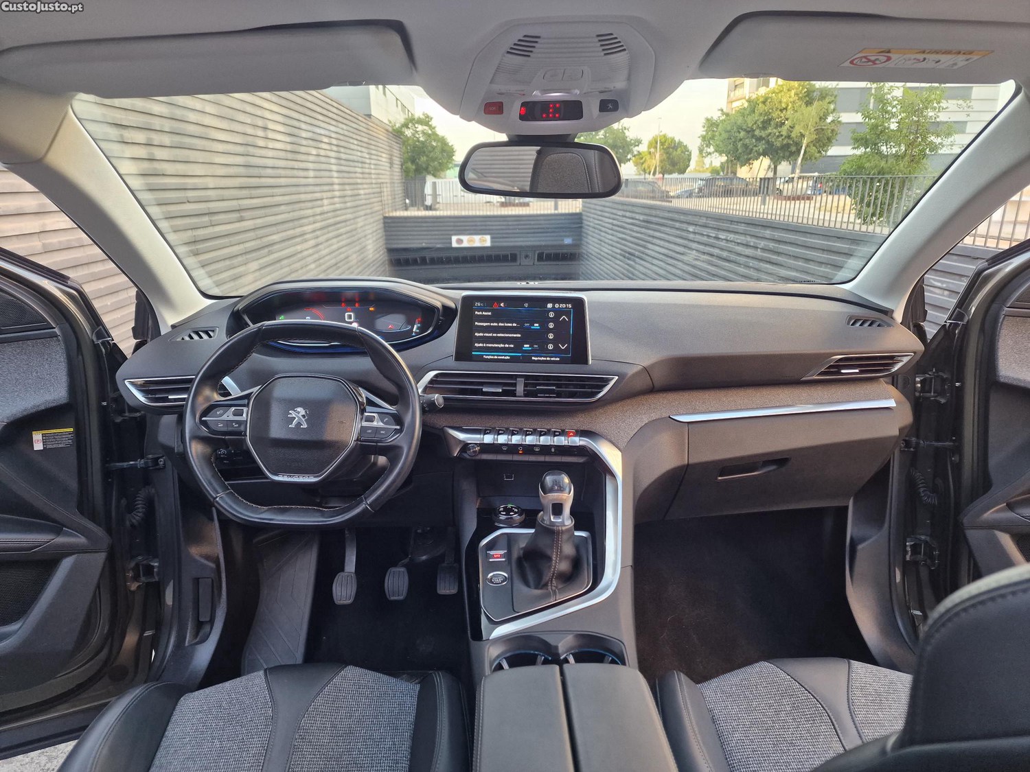 Peugeot 5008 1.2 Puretech Allure teto panoramico — fotografia 11
