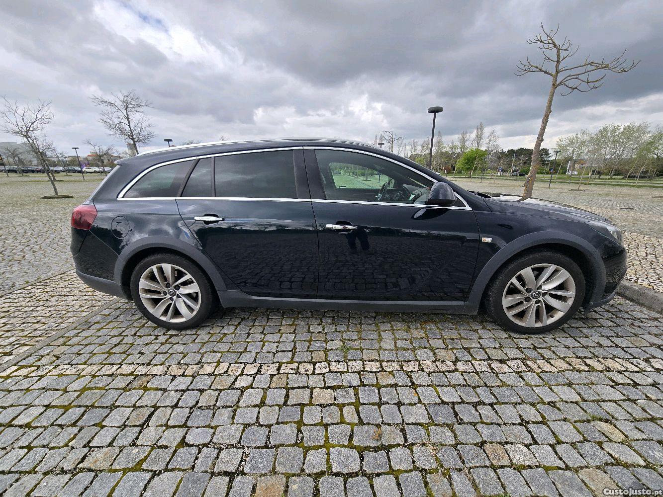 Opel Insignia Sports Tourer — photo 2