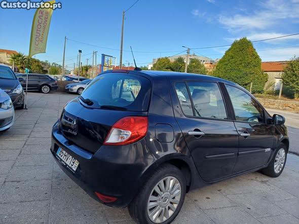 Renault Clio 1.2i Nacional  com  Ac - 09 foto 5