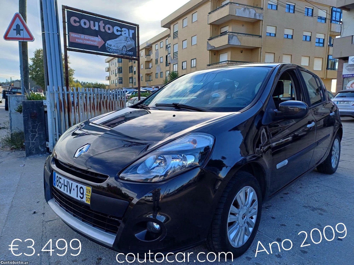 Renault Clio 1.2i Nacional  com  Ac - 09
