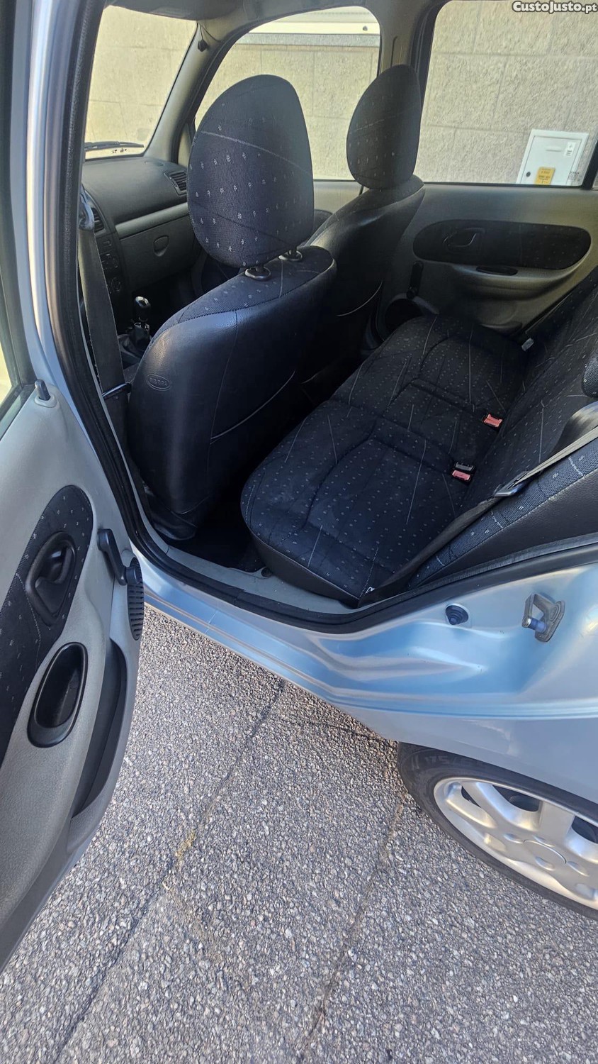 Renault Clio 1.2c - 02 foto 4