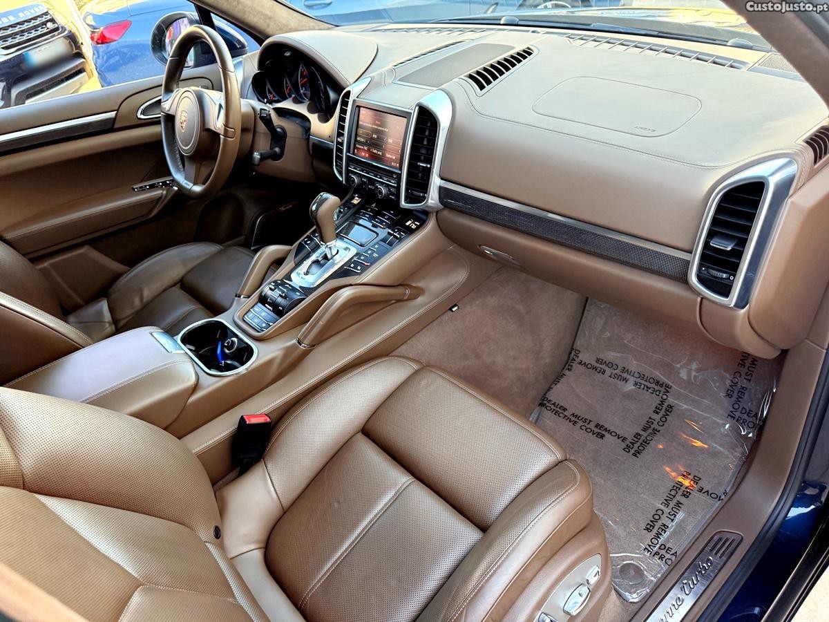 Porsche Cayenne Turbo — fotografia 34