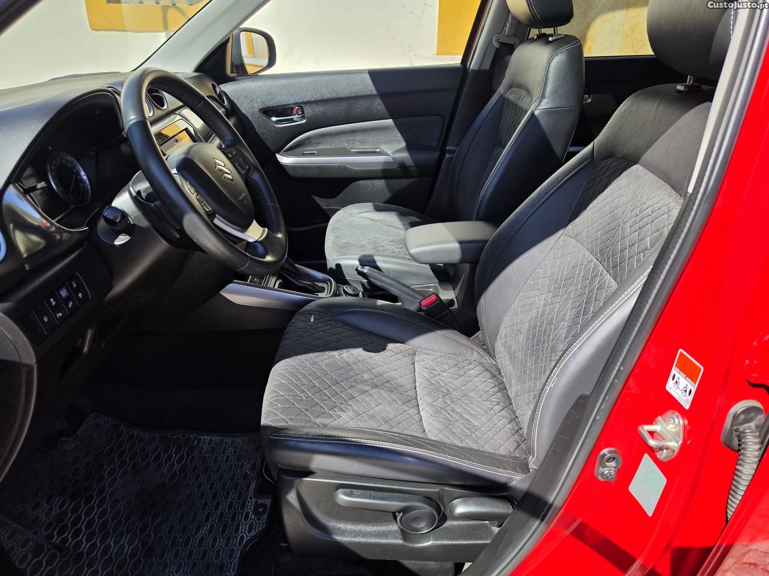Suzuki Vitara 1.5 DualJet Hybrid Shine 115cv AllGrip 4x4 - 24 — photo 5