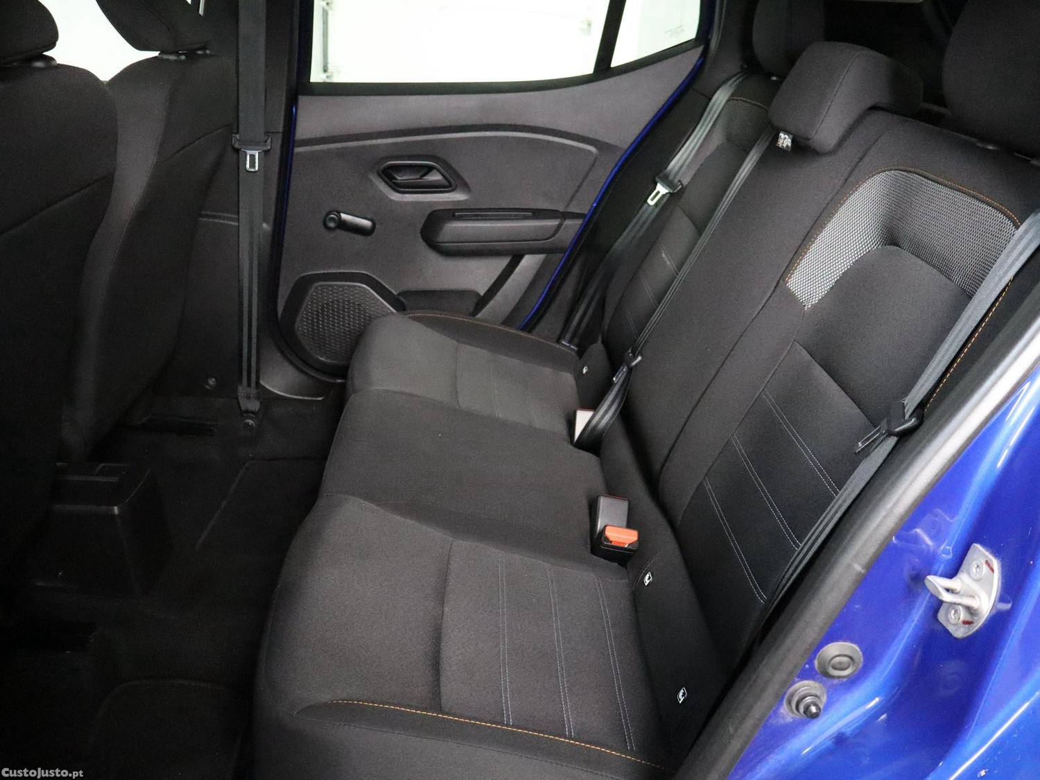 Dacia Sandero 1.0 TCe Essential — fotografia 8