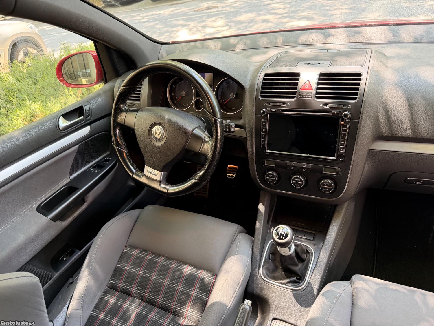 Volkswagen Golf 2.0 GTi — fotografia 6