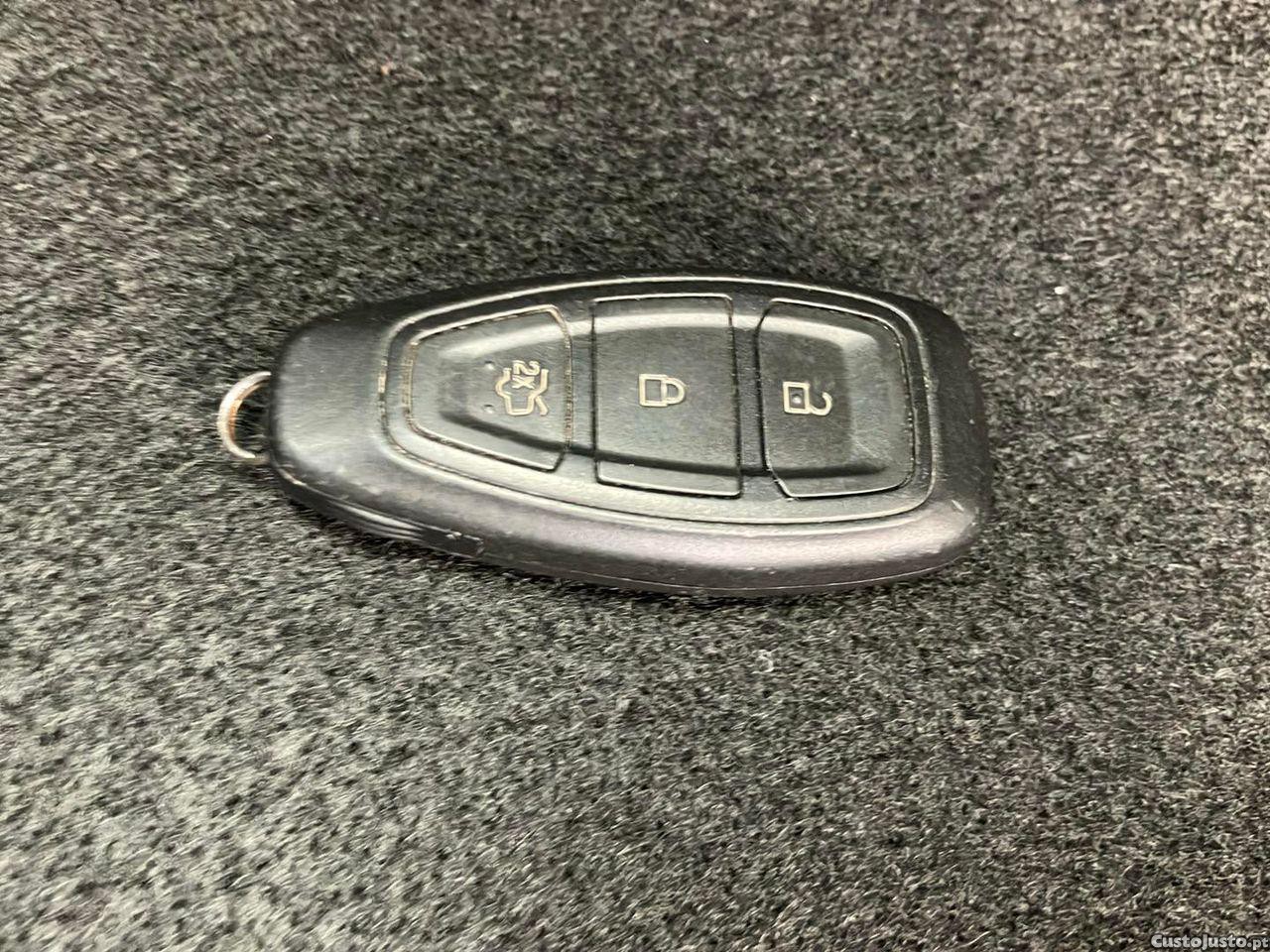 Ford Focus 1.0 EcoBoost MHEV ST-Line — fotografia 2