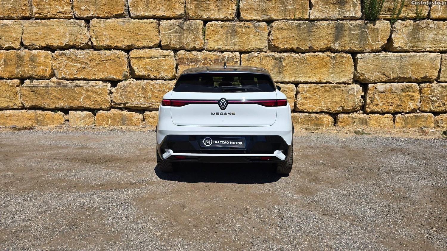 Renault Mégane E-Tech Techno 60KWh — fotografia 25