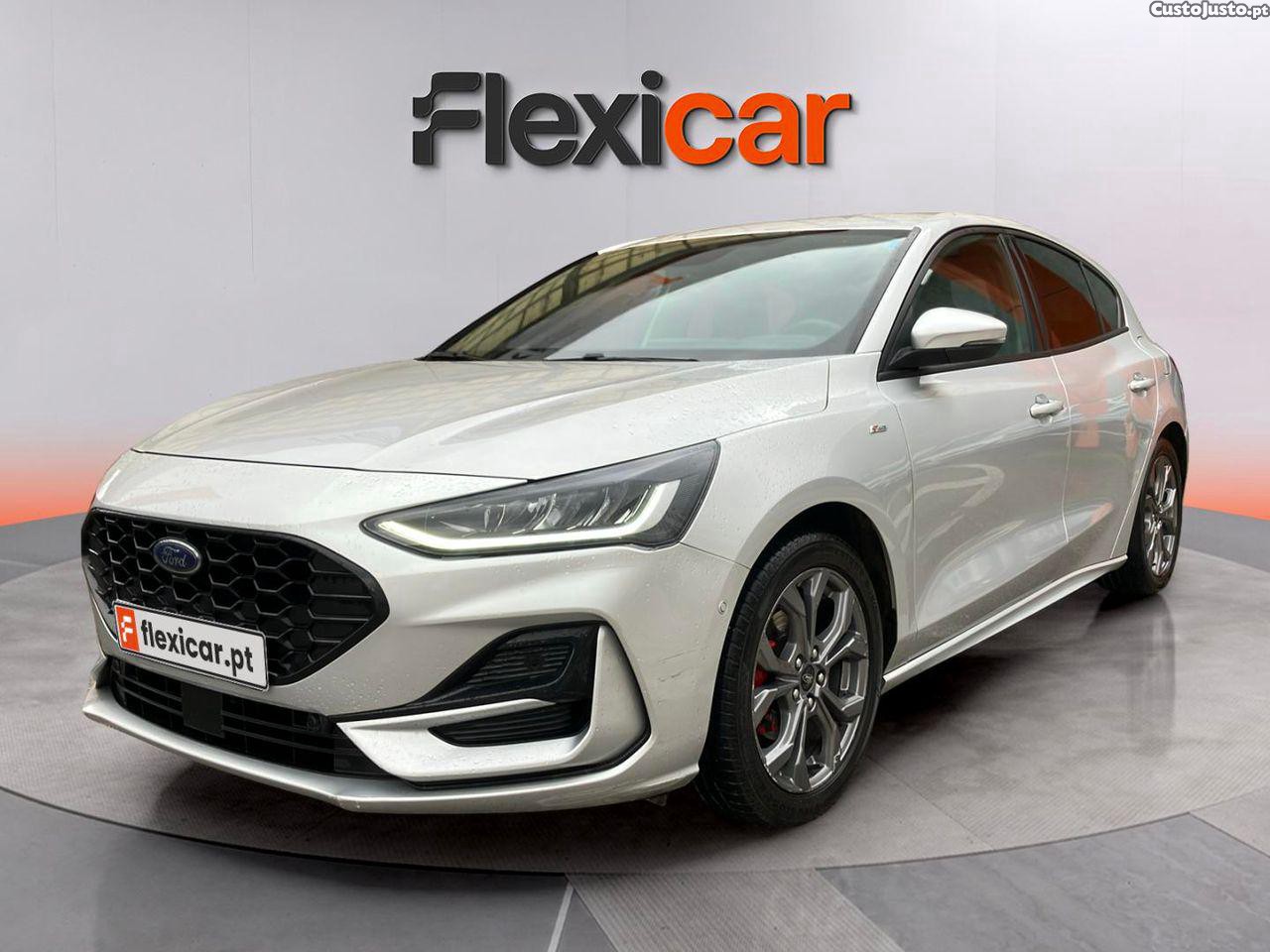 Ford Focus 1.0 EcoBoost MHEV ST-Line — fotografia 17