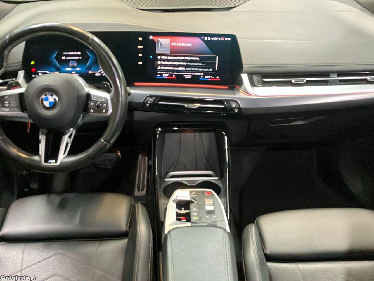 BMW 218 Active Tourer d Pack M Auto — fotografia 15