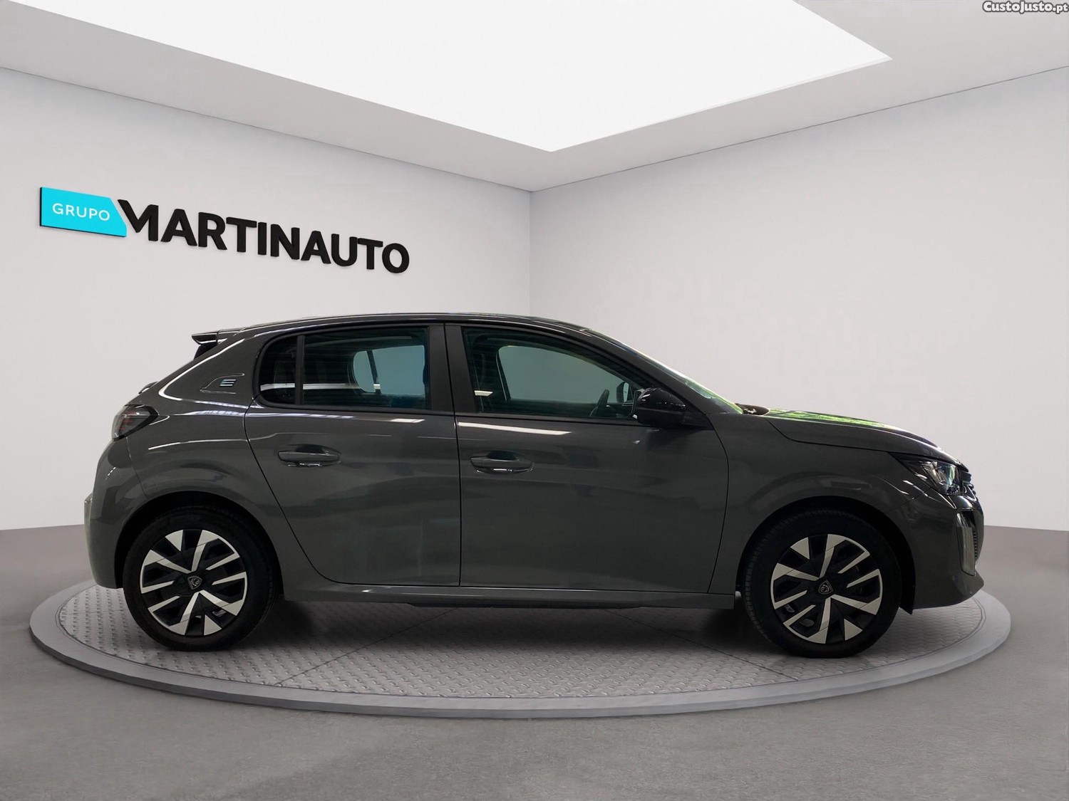 Peugeot 208 1.2 Hybrid Allure e-DCS6 — photo 4