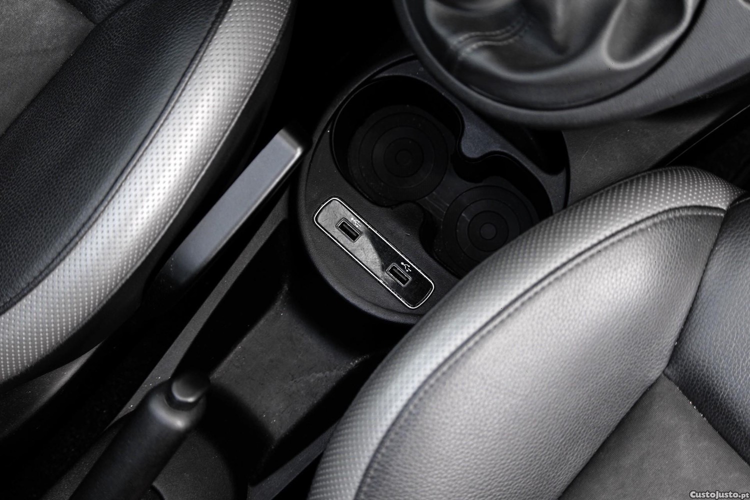 Fiat 500C 1.0 Hybrid Connect — fotografia 12