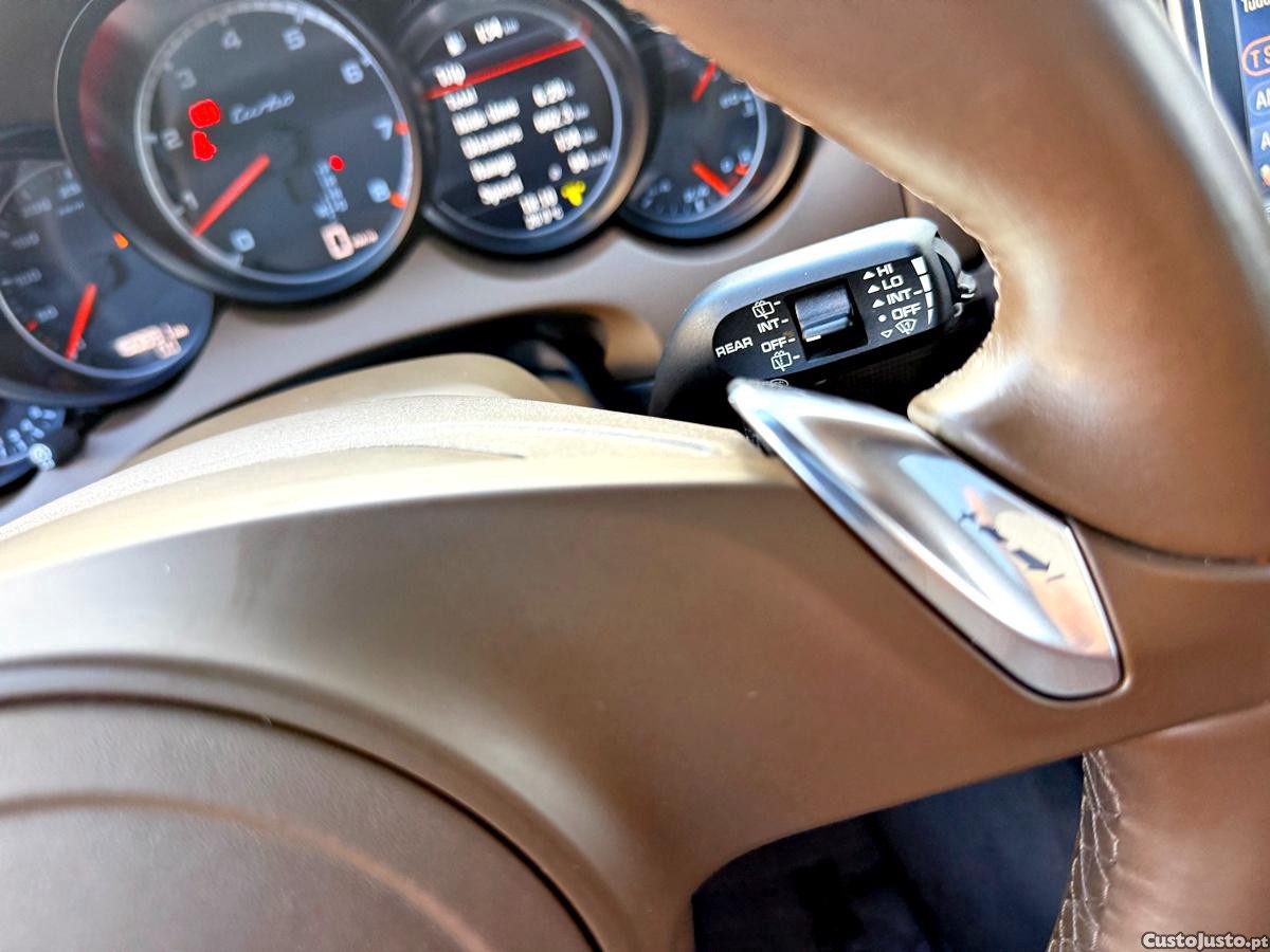 Porsche Cayenne Turbo — fotografia 48