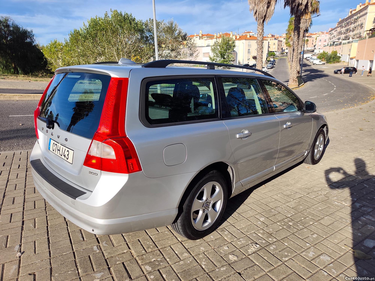 Volvo V70 2.0 D4 — photo 2