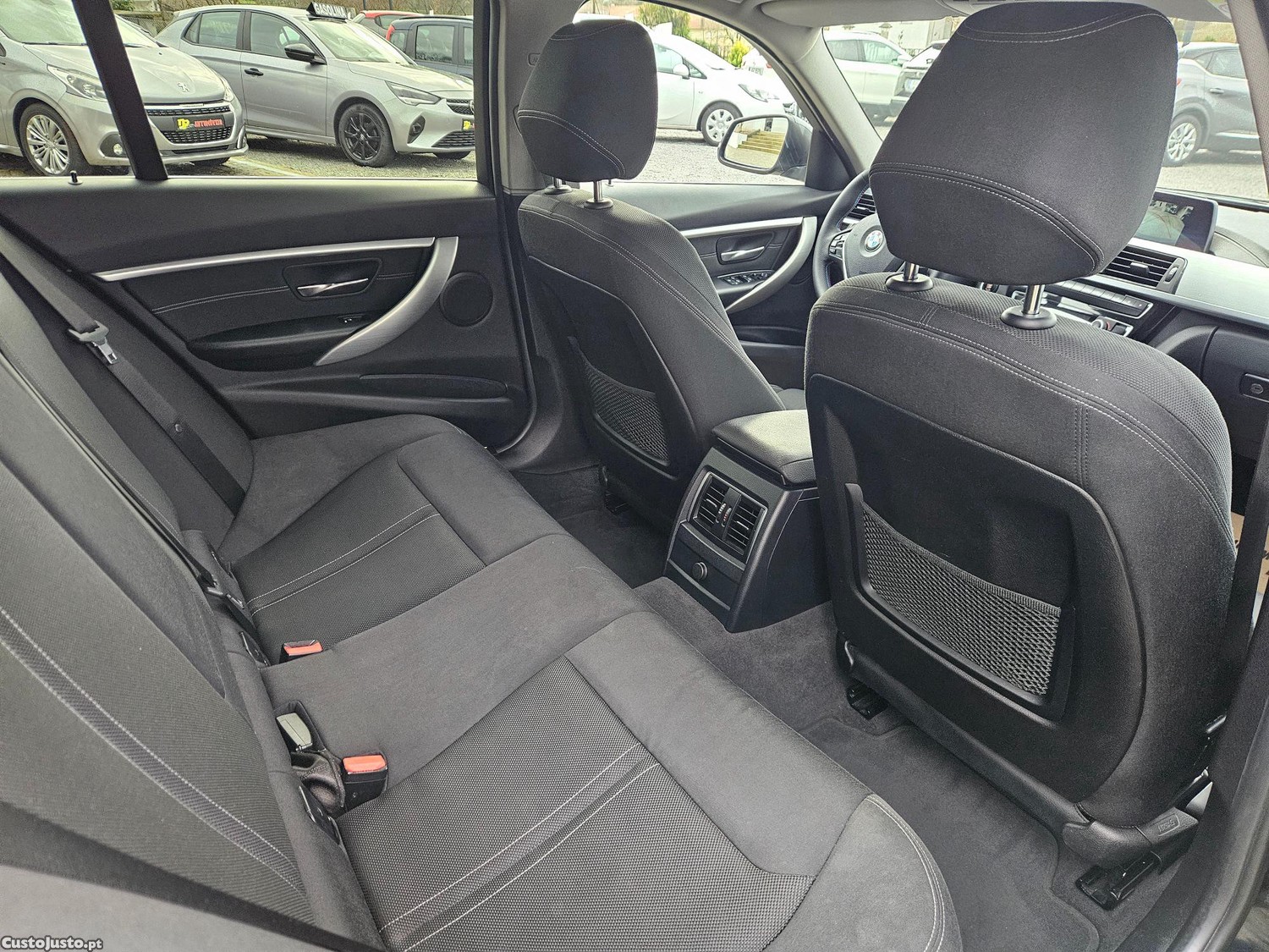 BMW 318 D TOURING SPORT LINE — fotografia 2