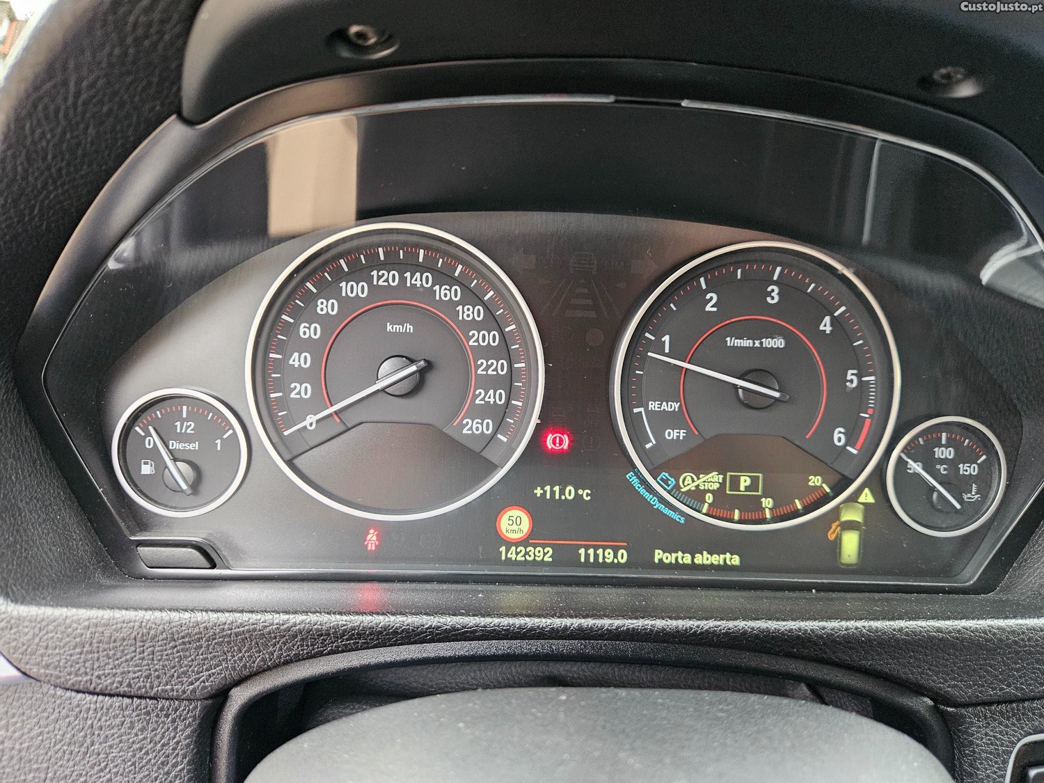 BMW 318 D TOURING SPORT LINE — fotografia 3