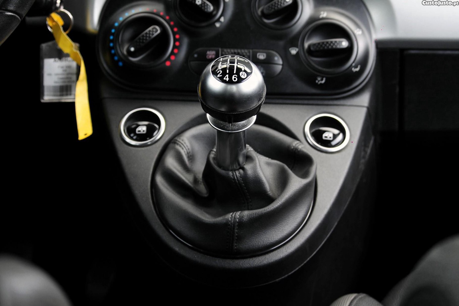 Fiat 500C 1.0 Hybrid Connect — fotografia 9