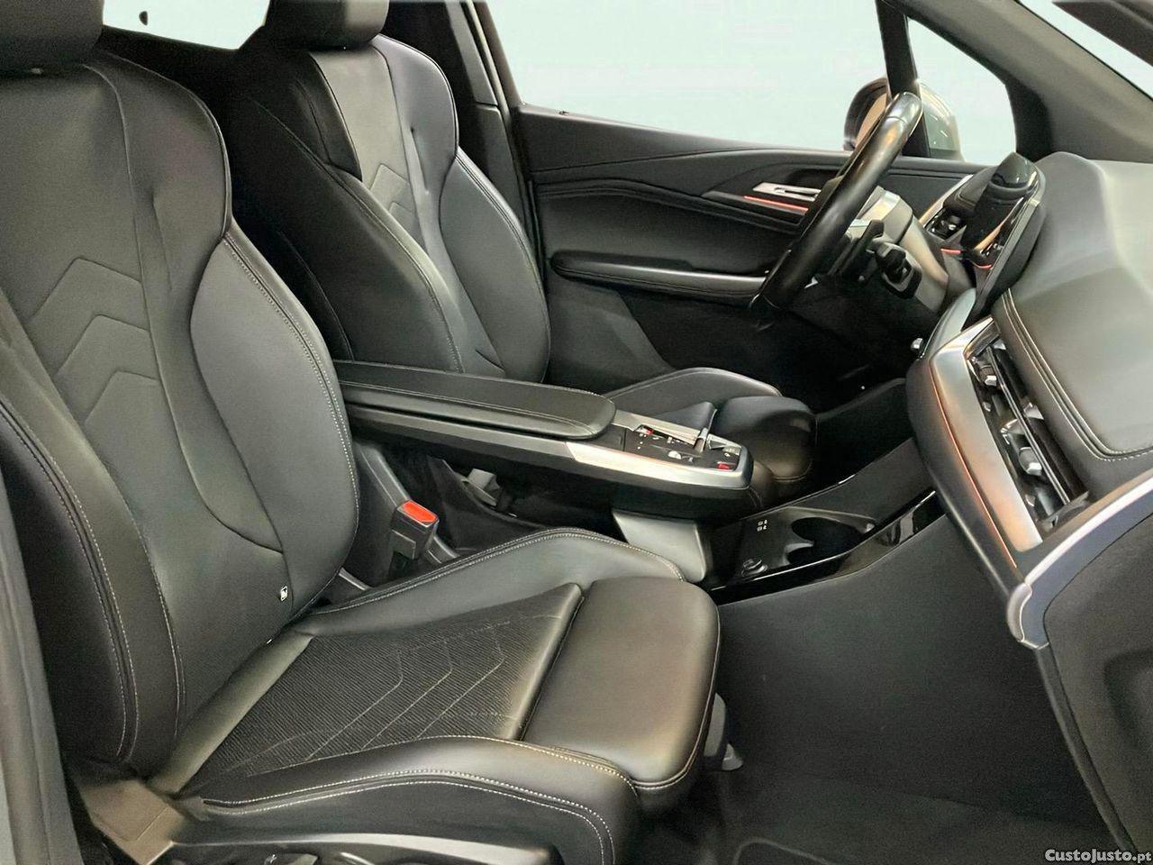 BMW 218 Active Tourer d Pack M Auto — fotografia 9