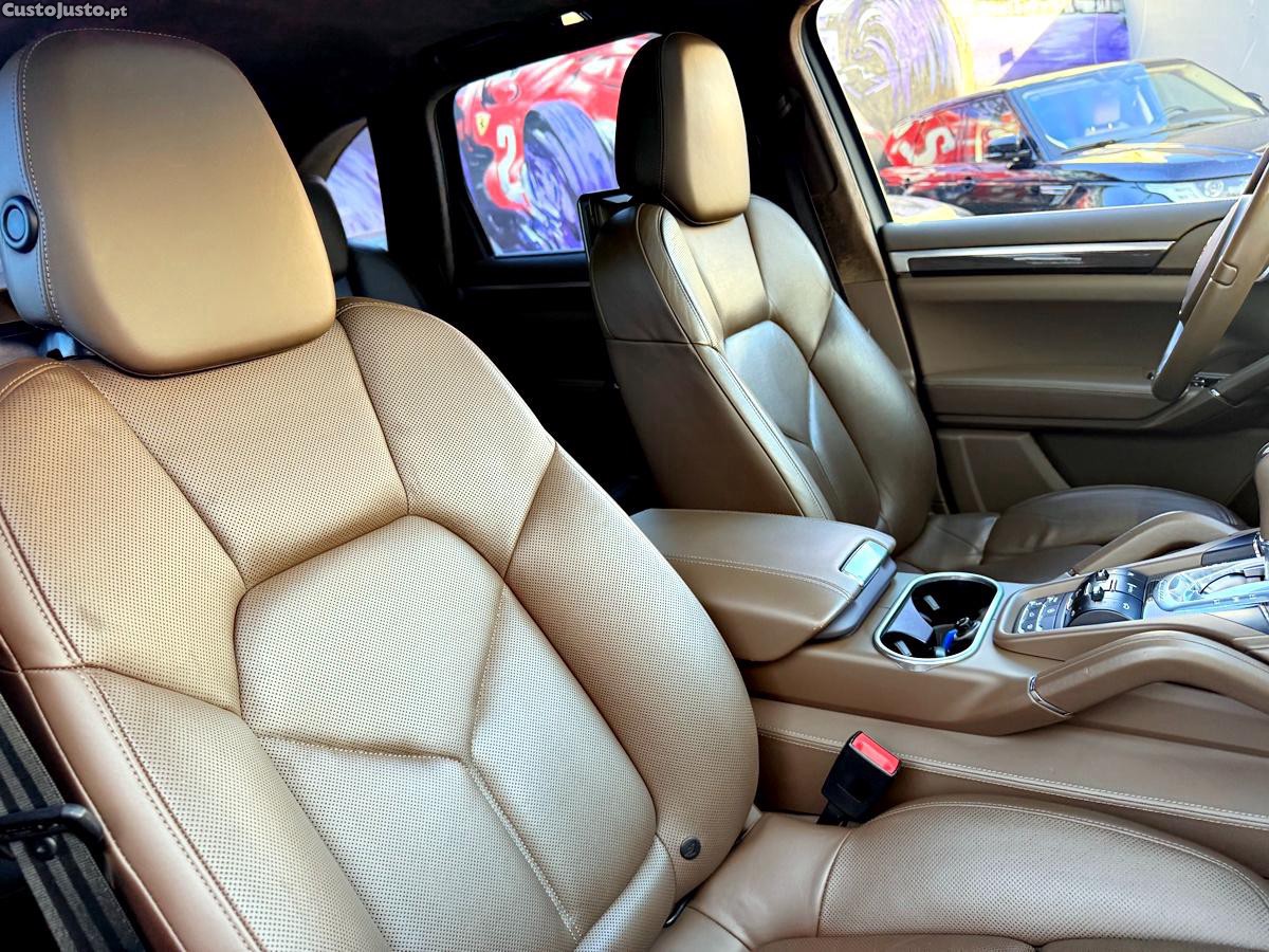 Porsche Cayenne Turbo — fotografia 32