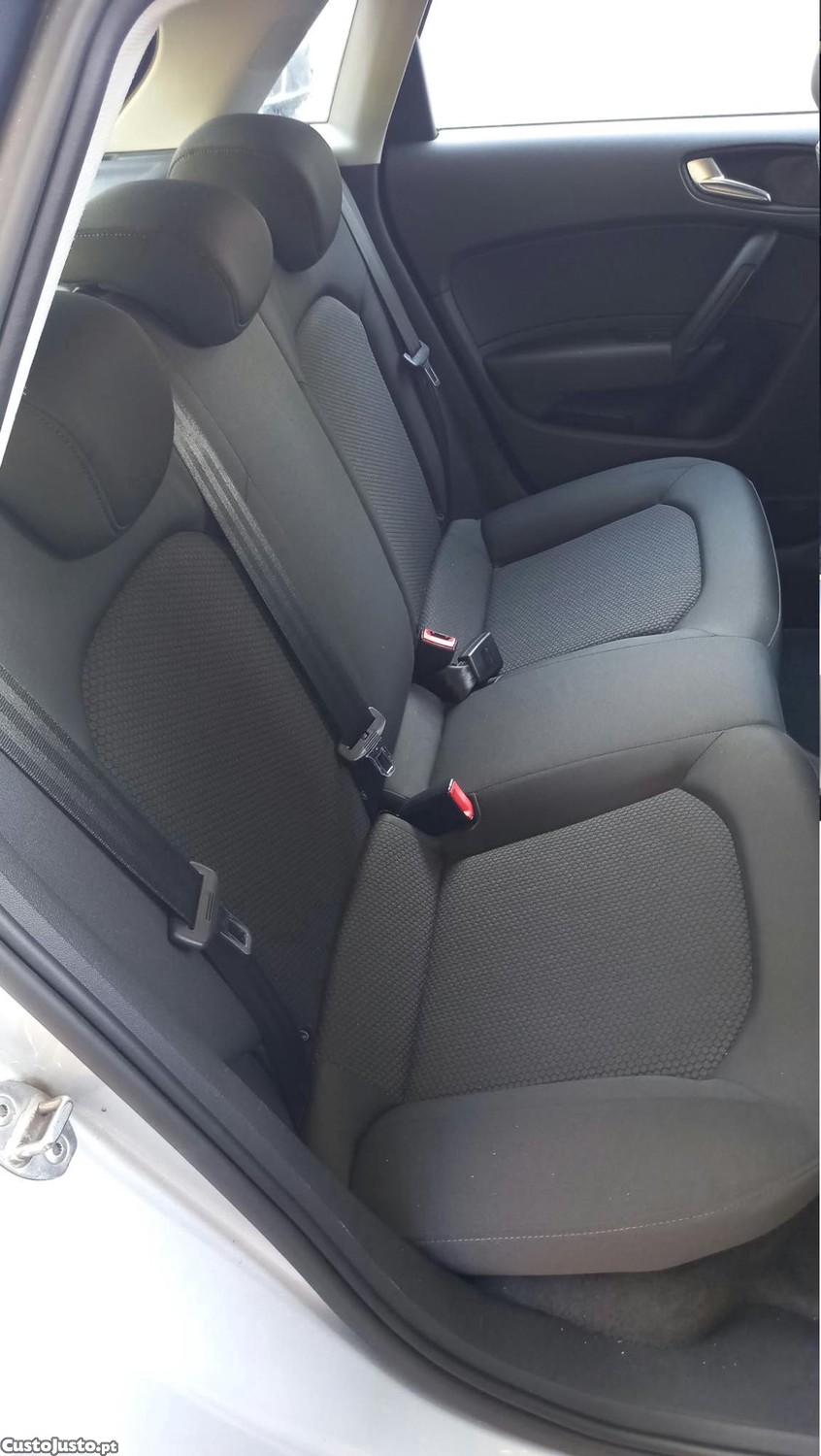 Audi A1 Sportback 1.6Tdi 90cv Nacional c/ livro revisoes — photo 5