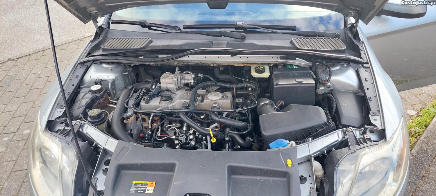 Ford Mondeo 1.8 tdci — fotografia 2
