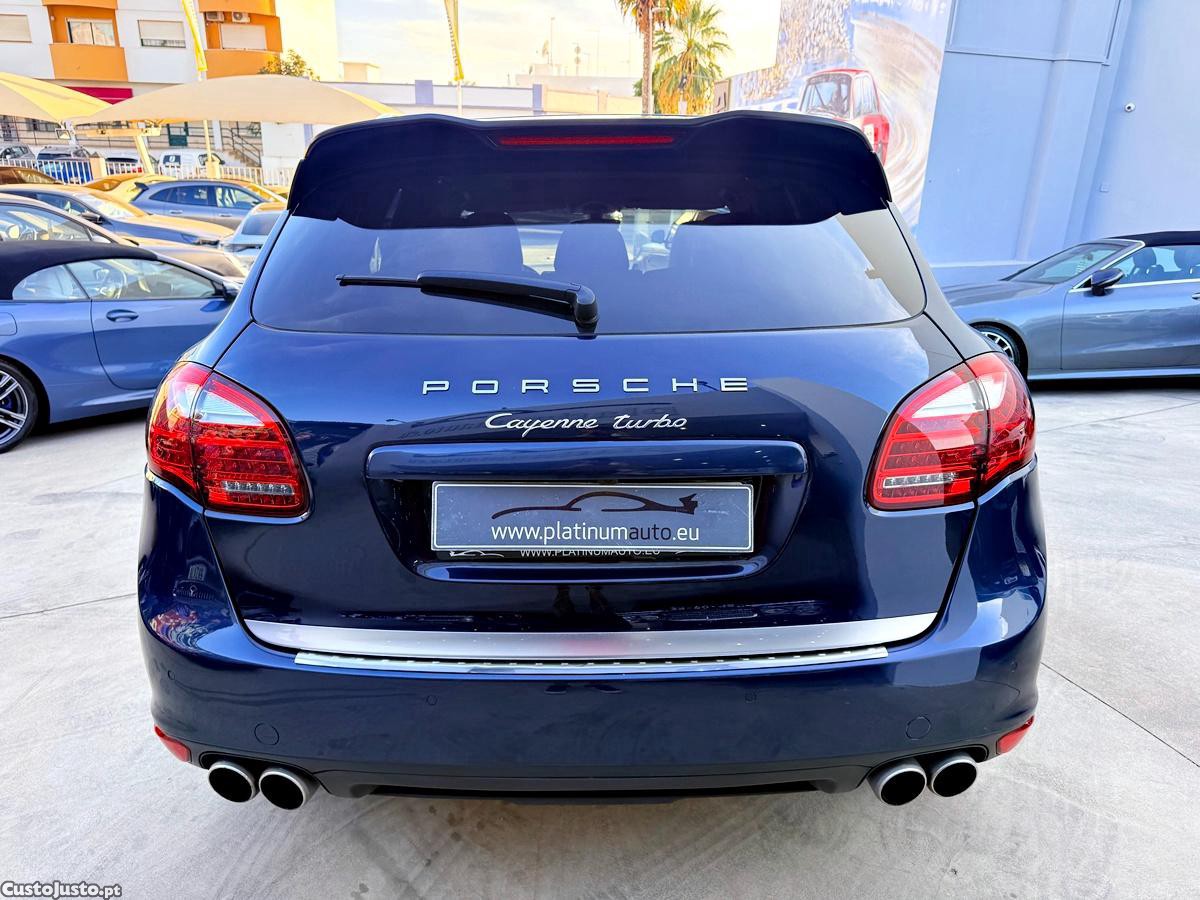 Porsche Cayenne Turbo — fotografia 57