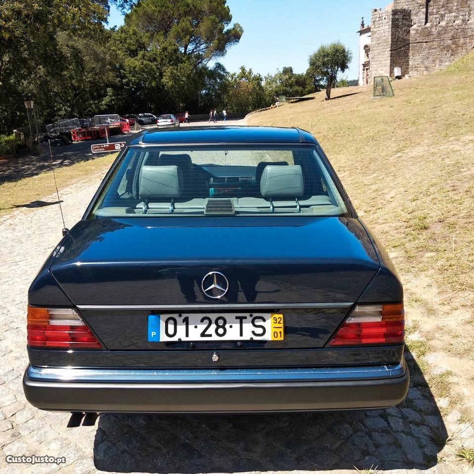 Mercedes-Benz E 300 Americano 250td - 91 — photo 3