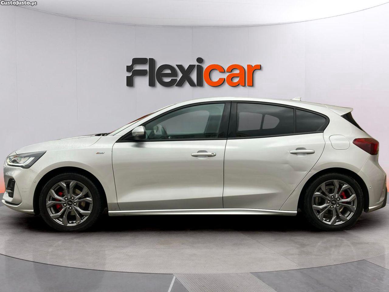 Ford Focus 1.0 EcoBoost MHEV ST-Line — fotografia 16