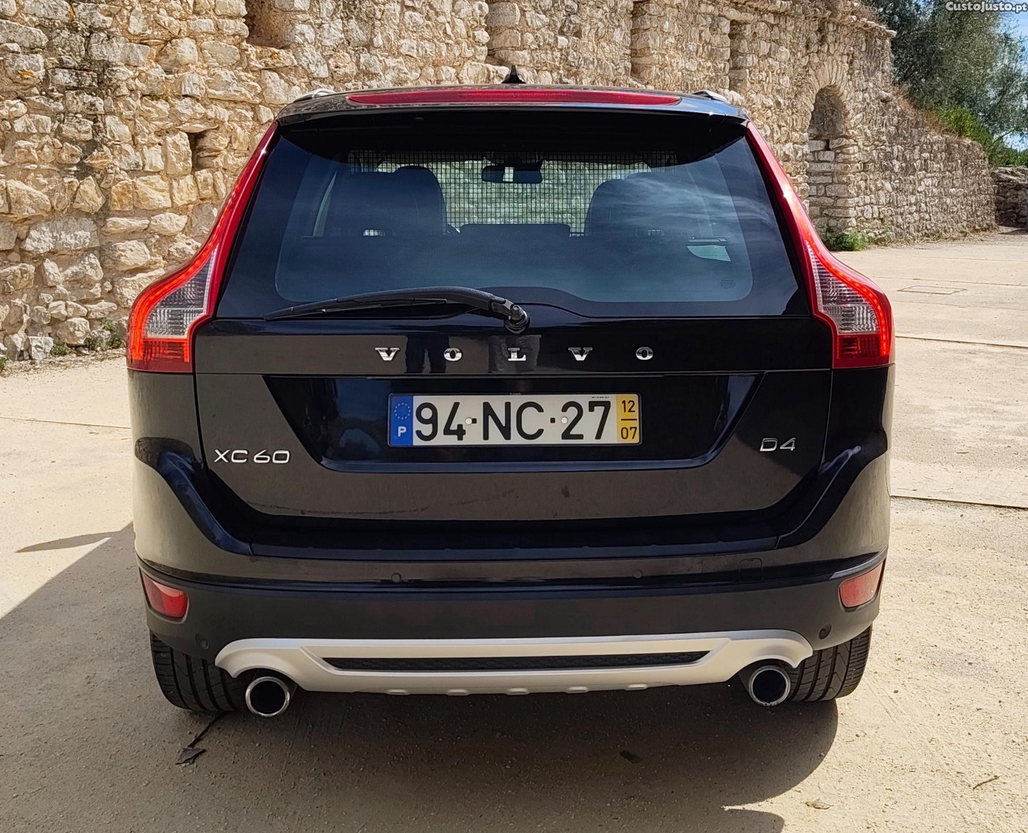 Volvo XC60 2.0 D4 163CV R-Design - 12 — photo 3