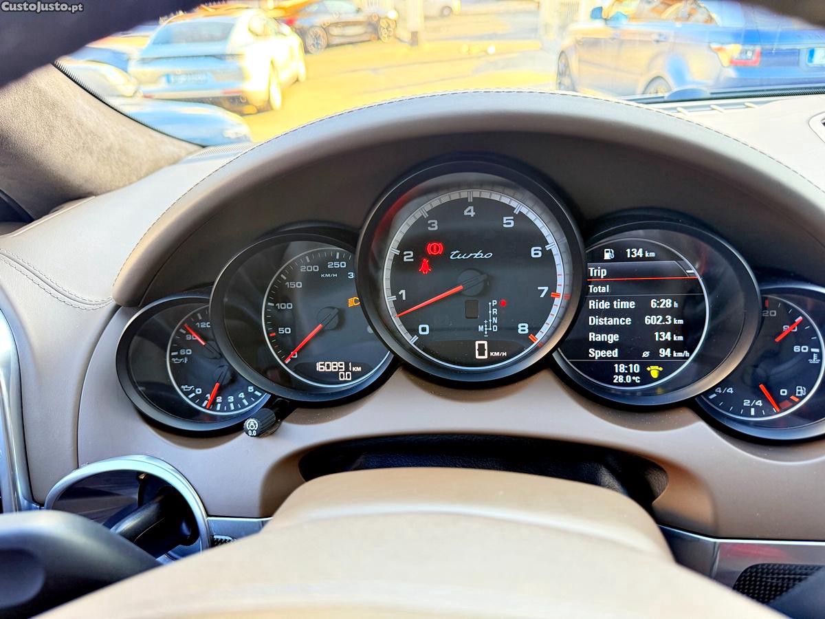 Porsche Cayenne Turbo — fotografia 47